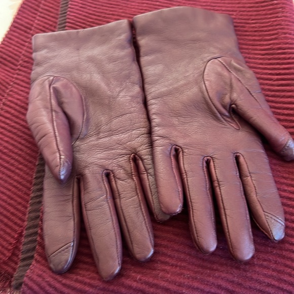 Genuine leather gloves with cashmere lining with matching stole - Picture 2 of 5